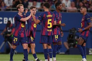 Hansi Flick names THIS Barcelona player to play in Raphinha's absence, his name is... SportsTak