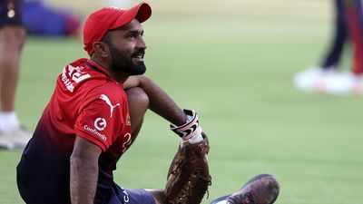 'It'll be difficult to keep him out of Indian team for long': RCB mentor praises this player after CSK win Dinesh Karthik
