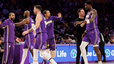 Lakers coach JJ Redick blasts Deandre Ayton's ball-handling struggles after blowout loss to Thunder Lakers coach JJ Redick blasts Deandre Ayton's ball-handling struggles after blowout loss to Thunder