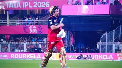 RR vs RCB: Phil Salt scripts unwanted history, becomes first cricketer in IPL to do this RCB's star batter Phil Salt in this frame. (Screenshot)