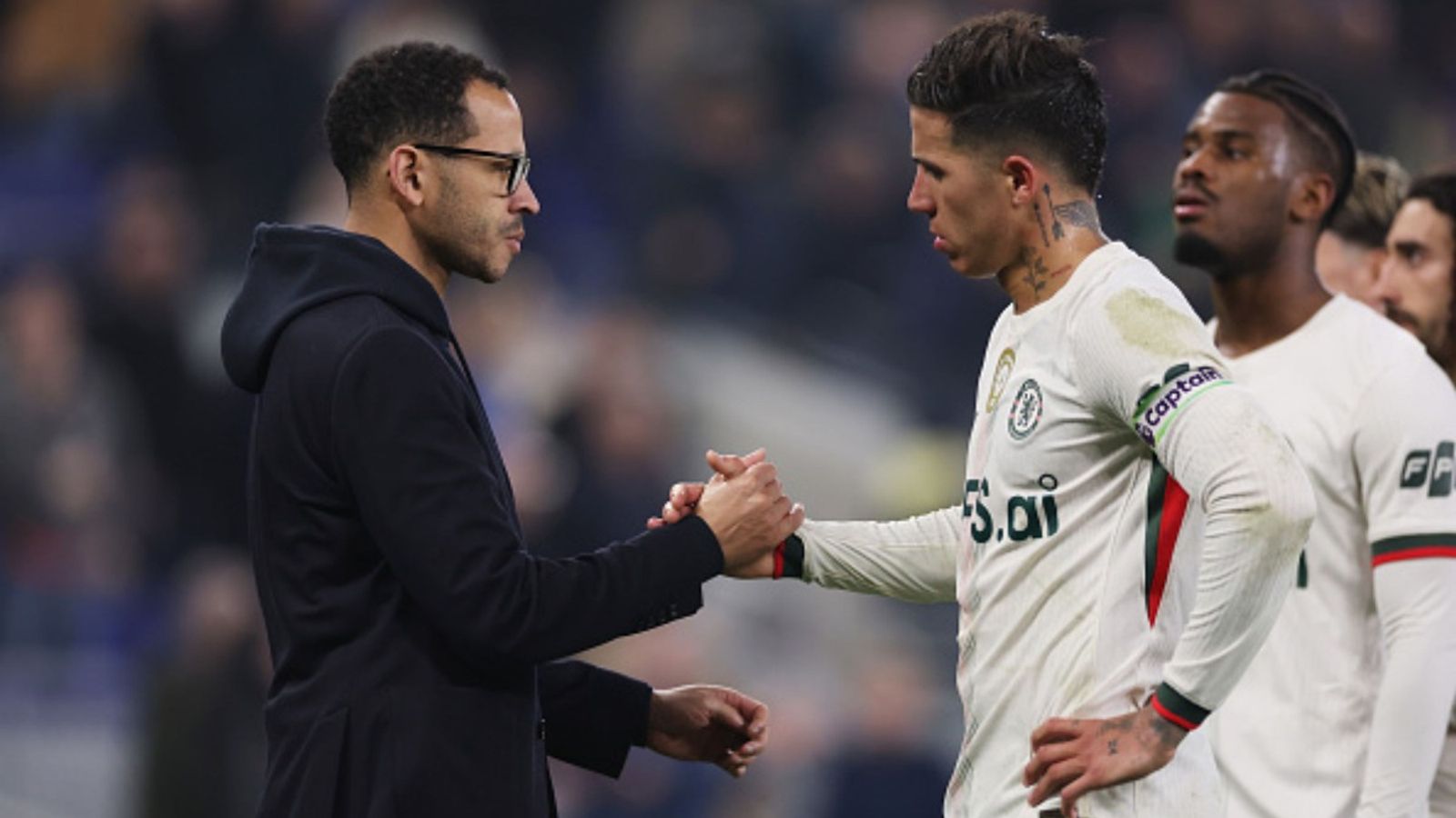 Chelsea manager Liam Rosenior delays full statement on Enzo Fernández suspension amid transfer rumors Liam Rosenior, Enzo Fernandez in the frame (Image via getty)