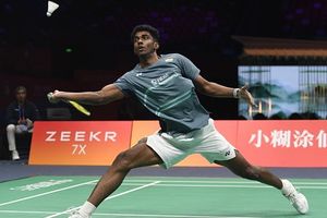 Badminton Asia Championships: Ayush Shetty settles for silver after painful loss to Shi Yuqi in final SportsTak