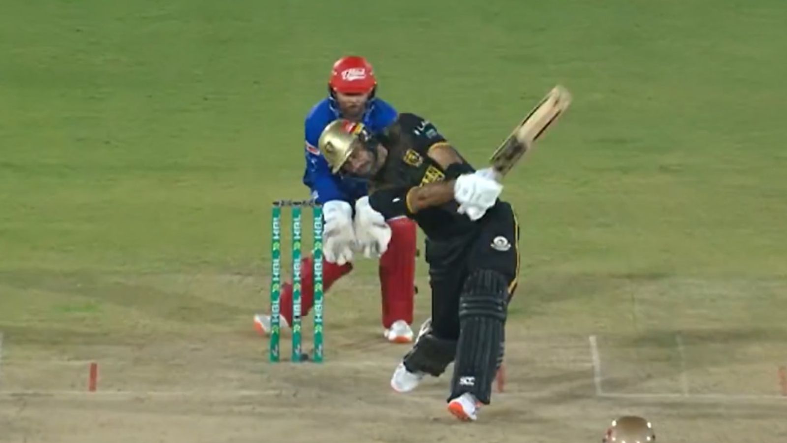 Glenn Maxwell becomes 3rd Australian batter to complete 11,000 T20 runs after 'pretty lean' patch Hyderabad Kingsmen's Glenn Maxwell plays a shot against Islamabad United's Imad Wasim (not pictured) during PSL 2026 clash on April 12.