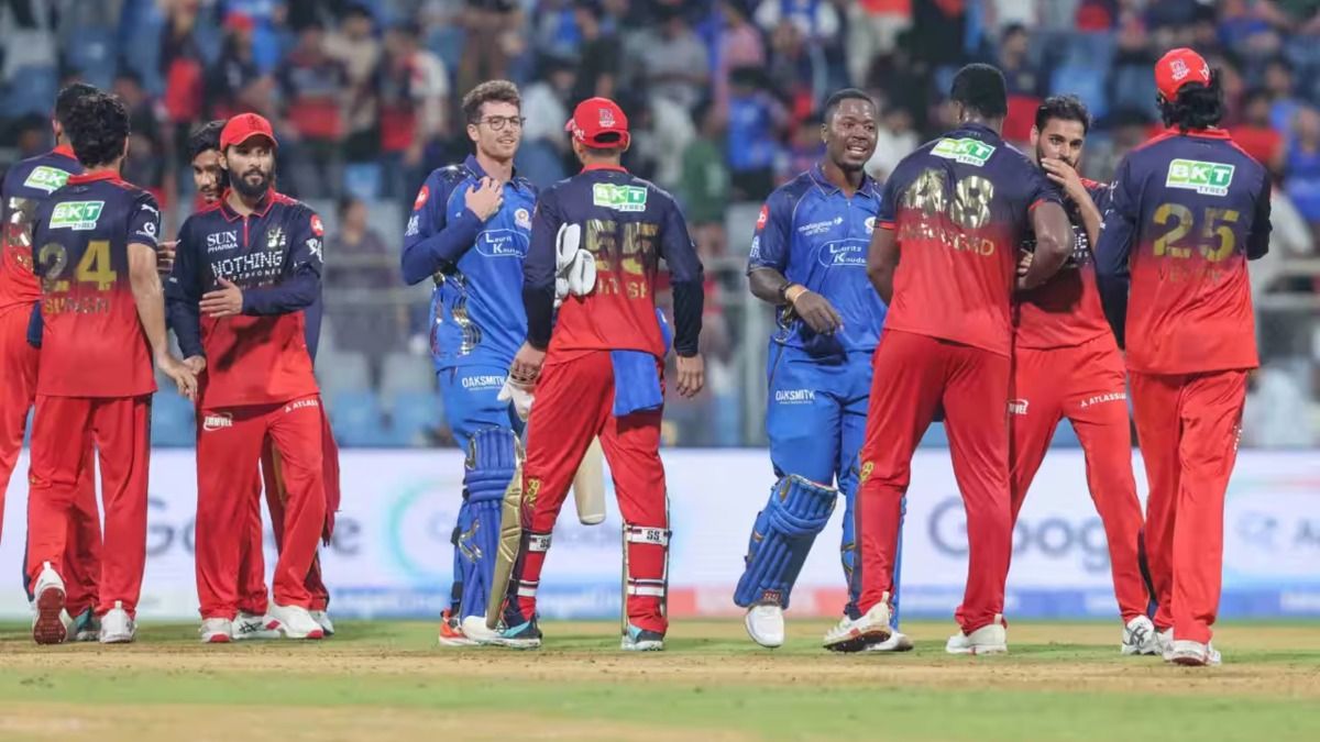 Not Virat Kohli or Tim David, Irfan Pathan labels this RCB star as 'nightmare for bowlers RCB and MI players shaking hands after IPL clash (BCCI/IPL)