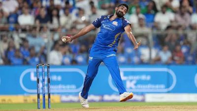 'He's not the only bowler...': MI head coach breaks silence on Jasprit Bumrah's wicketless streak after PBKS defeat Jasprit Bumrah bowling against Punjab Kings (IPL/BCCI)