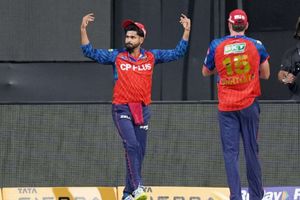 Sachin Tendulkar pens down heartfelt social media post for Shreyas Iyer's iconic catch, says 'one of the best catches...' SportsTak