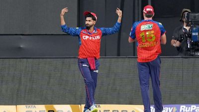 Sachin Tendulkar pens down heartfelt social media post for Shreyas Iyer's iconic catch, says 'one of the best catches...' SportsTak