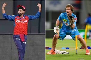 'For a long time, I felt like 'father of fielding', but...': SA's legendary fielder Jonty Rhodes reacts to Shreyas Iyer's stunning grab on boundary SportsTak