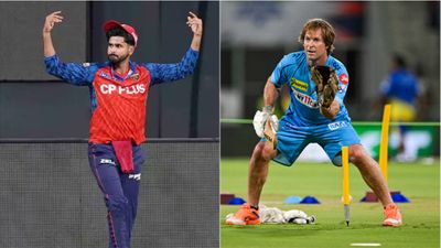 'For a long time, I felt like 'father of fielding', but...': SA's legendary fielder Jonty Rhodes reacts to Shreyas Iyer's stunning grab on boundary Shreyas Iyer, Jonty Rhodes
