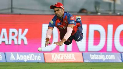 WATCH: Ricky Ponting fumes as Shashank Singh drops multiple catches in PBKS win over LSG SportsTak