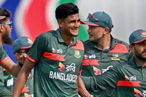 Left PSL 2026 midway, Bangladesh pacer Nahid Rana takes 5 for 32 as New Zealand bowled out for 198 SportsTak