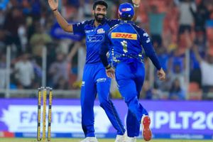 After win vs GT Jasprit Bumrah teases Mohammed Siraj with cheeky reply, says 'isko bolo...' SportsTak