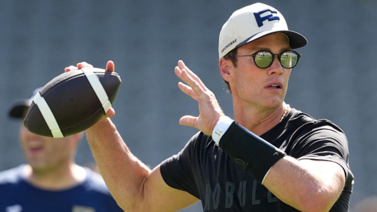 Tom Brady sends strong message to top prospect ahead of 2026 NFL Draft Tom Brady in the frame (via Getty)