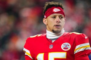 Patrick Mahomes makes his feelings known after Chiefs' latest recruit SportsTak