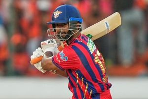 'He is underbusing the LSG management': SA legend on Rishabh Pant's ‘too many minds’ remark SportsTak