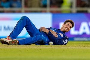 Massive blow to MI, Mitchell Santner ruled out of IPL 2026; SA star announced as replacement SportsTak