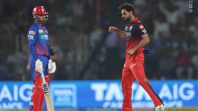 'I can't judge him on that': Axar Patel backs 18-year-old who got bowled by Bhuvneshwar Kumar on IPL debut Sahil Parakh, Bhuvneshwar Kumar