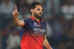 Veteran voices support for Bhuvneshwar Kumar, says “India comeback? Why not” SportsTak