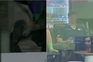 Steve Smith smashes his bat on dressing room floor after dismissal in PSL 2026 Eliminator; watch video SportsTak