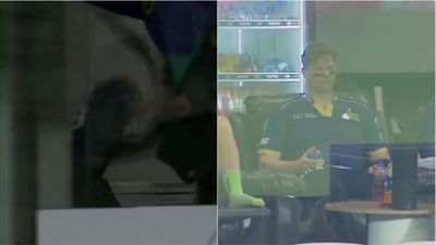 Steve Smith smashes his bat on dressing room floor after dismissal in PSL 2026 Eliminator; watch video Steve Smith