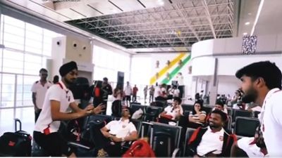 Watch: Arshdeep Singh publicly humiliates Shashank Singh with ultimate roasting over dropped catches, video goes viral Arshdeep Singh publicly humiliates Shashank Singh with ultimate roasting over dropped catches in IPL 2026. (Screenshot)
