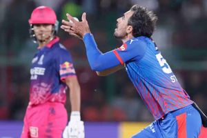 Mitchell Starc makes big statement about retirement after playing for Delhi Capitals with strappings SportsTak