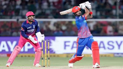 'These are balls that he generally doesn't take on': Ex-CSK batter reveals why KL Rahul's strike rate has improved drastically KL Rahul, Dhruv Jurel