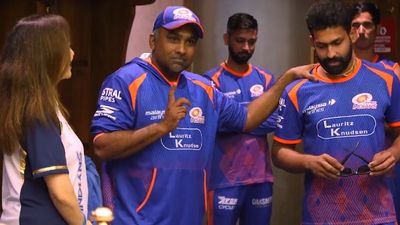 'Some people don't know he came for a 10-day camp to Sri Lanka': MI head coach Jayawardene lauds Raghu Sharma after maiden IPL wicket Mahela Jayawardene, Raghu Sharma