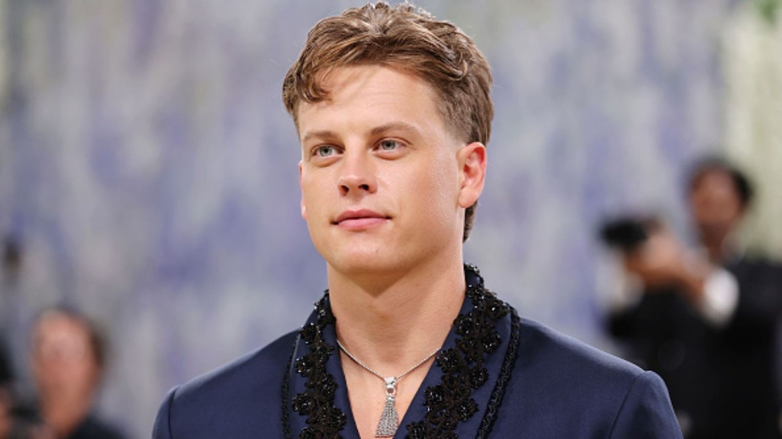 Watch: NFL star Joe Burrow stuns at 2026 Met Gala; a look at Bengal star's outfit Joe Burrow in the frame (Image via Getty)