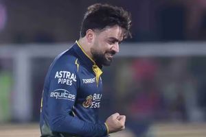 Big feat for Rashid Khan in IPL, beats Sunil Narine to become... SportsTak