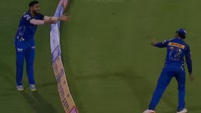 'You don't want 2 people to have an argument on the boundary rope': Ex-India spinner slams Naman Dhir-Tilak Varma for heated altercation after missed relay catch Naman Dhir, Tilak Varma
