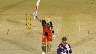 Virat Kohli breaks ex-RCB teammate's all-time T20 record, becomes fastest to 14,000 T20 runs Virat Kohli