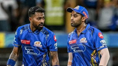 Body blow to MI, Hardik Pandya-Suryakumar Yadav likely to miss PBKS clash; Paltans to get new captain Mumbai Indians' Hardik Pandya (L) and Suryakumar Yadav in frame. (Screenshot)