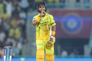 'A complete middle-order batter': CSK great hails Kartik Sharma after standout knock vs LSG SportsTak