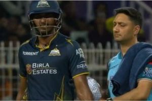 Big blow to GT, Sai Sudharsan walks off the field in pain in middle of 248-run chase against KKR SportsTak