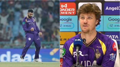 'Unfortunately, I don't have a physio degree...': Finn Allen on Varun Chakaravarthy playing despite injury vs Gujarat Titans Varun Chakaravarthy, Finn Allen