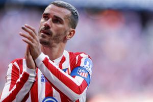 'Mistake to join Barcelona': Griezmann tearfully apologizes to Atlético Madrid fans in emotional farewell SportsTak