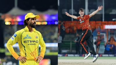 IPL 2026: CSK put SRH to bat first, suspense over MS Dhoni ends; Playing XIs revealed CSK captain Ruturaj Gaikwad (L) and SRH skipper Pat Cummins in frame. (X)