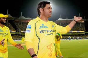Revealed: Mystery behind MS Dhoni’s mid-innings appearance in CSK jersey amid injury hiatus SportsTak