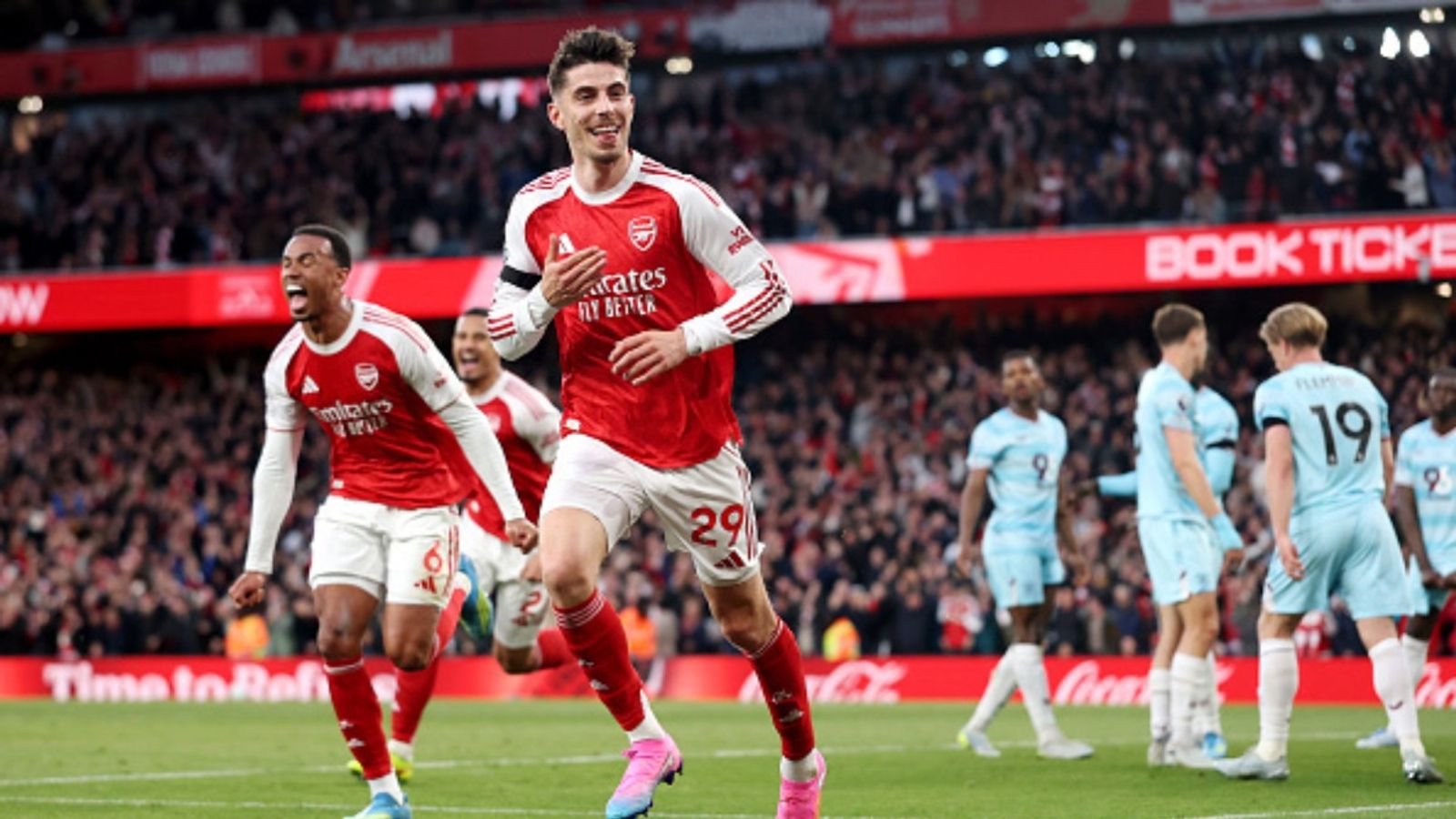 Arsenal one win away from Premier League title; defeats Burnley Arsenal team in the frame (Image via Getty)