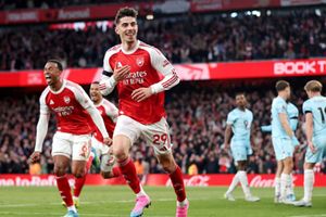 Arsenal one win away from Premier League title; defeats Burnley SportsTak