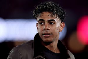 Watch: Barcelona star Lamine Yamal spotted on vacation with rumored new girlfriend SportsTak