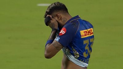 Hardik Pandya punished by BCCI for showing frustration after dropped catch and 2 fours vs KKR Hardik Pandya