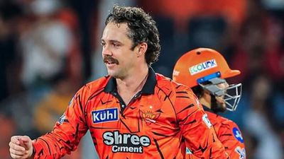 After Virat Kohli banter, Travis Head grabs maiden IPL wicket in 9 years Travis Head in this frame. (Screengrab)