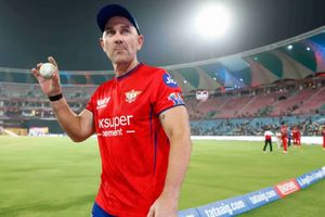 'Basically 5 chefs in the kitchen': Ex-ENG captain criticises LSG star-studded management, predicts Langer's sacking SportsTak