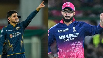 DECODED: Who will qualify for IPL 2026 final if GT vs RR Qualifier 2 gets washed out? GT captain Shubman Gill (L) and RR skipper Riyan Parag in this frame. (X)