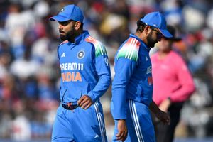 India coach waiting for ‘official communication’ on Rohit-Kohli’s injuries, says ‘few days to decide whether they’re...’ SportsTak