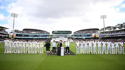 Lord’s creates historic World Record during ENG vs NZ 1st Test, becomes 1st stadium to notch this mighty feat New Zealand and England players gather at the Lord's Cricket Ground ahead of their first Test. (Getty)