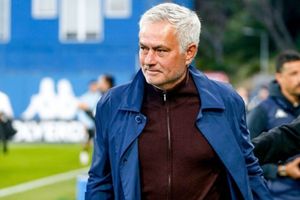 Real Madrid president Florentino Perez officially announces return of Jose Mourinho SportsTak