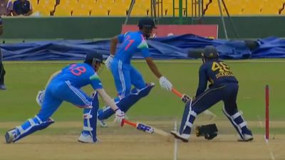 Sri Lanka wicketkeeper's shoe leads to Priyansh Arya's bizarre run out and Ruturaj Gaikwad's lucky escape at same end; watch video Priyansh Arya, Ruturaj Gaikwad, Niroshan Dickwella